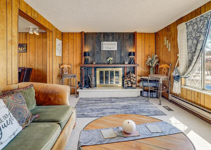 Charming Home: Hunt, Hike & Fish! Hébergement de vacances