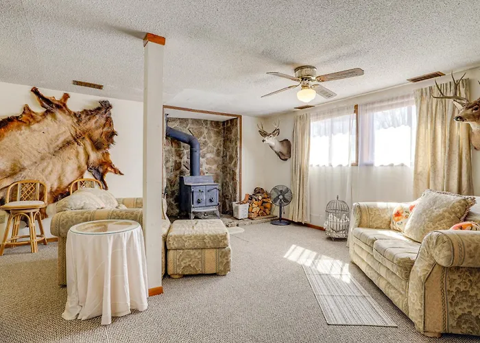 Charming Home: Hunt, Hike & Fish! * Elk Mountain
